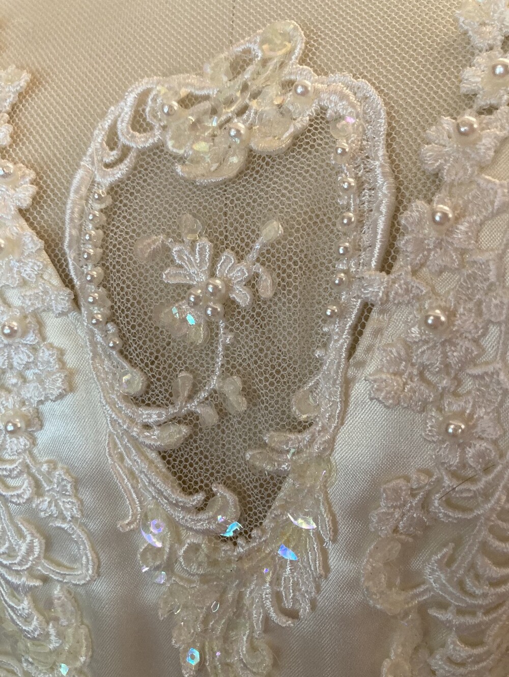 Vintage Ivory Satin and Lace Wedding Gown - Picture 11 of 16